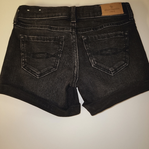 Abercrombie kids black distressed shorts - Picture 5 of 6
